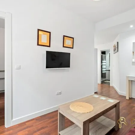 One Minute From Merced In Apartment Malaga