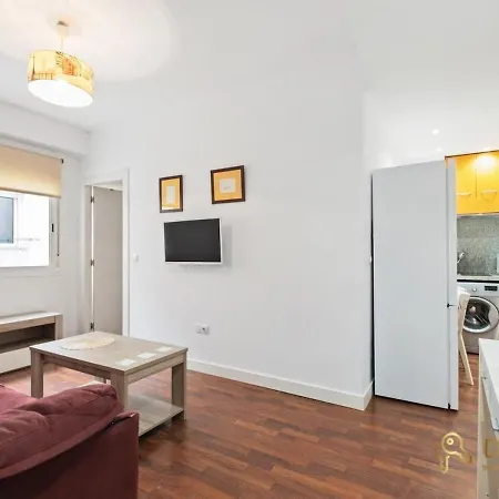 One Minute From Merced In Apartment Malaga